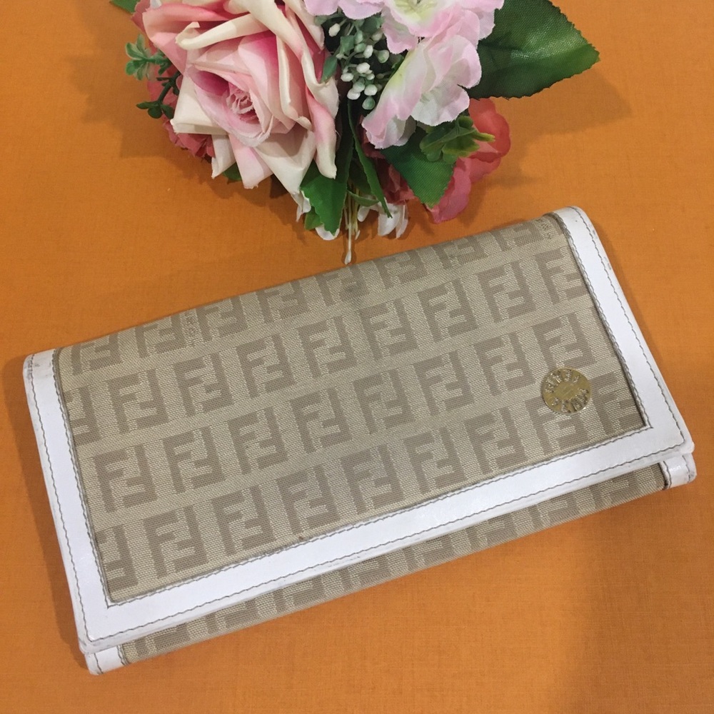 💯 Authentic Fendi Patina Zucca wallet